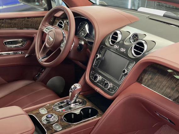 21款宾利添越彰显纯正宾利特色超豪华SU