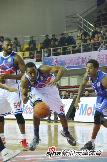 天津男篮11连败追平队史记录 克劳福德还需融