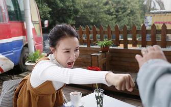 网红打拼记：被骂后躲被窝哭