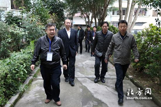 津门足球人深圳吊唁曾雪麟 泰达名宿追忆曾指