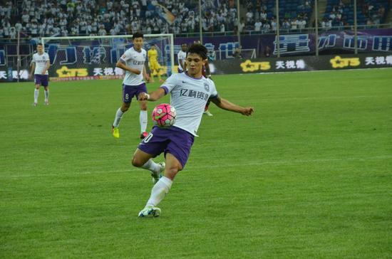 蒙特罗:享受在压力下踢球 希望带队取得更多胜利_新浪天津_新浪网