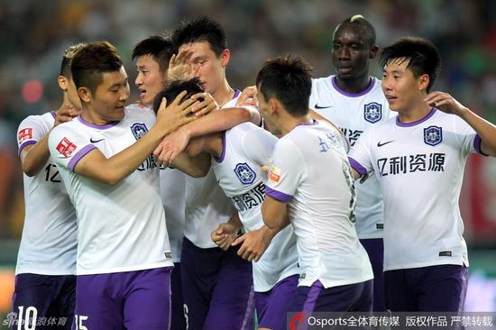 李源一世界波斩中超首球 回泰达想这刻他等太