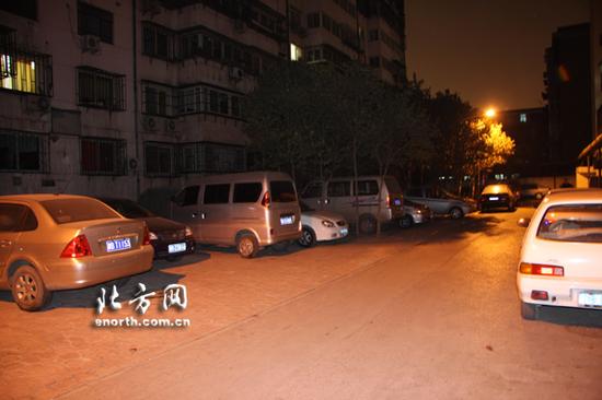 北方网接到多位网友反映自己所在小区附近的停车问题