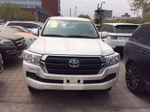 丰田酷路泽4000中东版现车到店无可挑剔