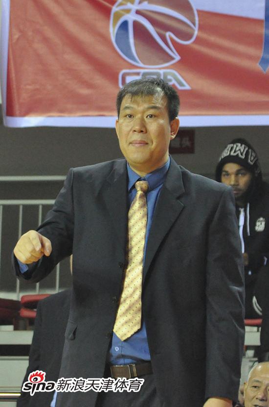 徐贵军:比赛输的可惜 期待球队能尽快摆脱困境