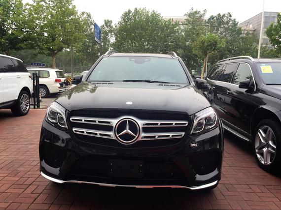 2017款奔驰GLS450气质SUV为之颤抖