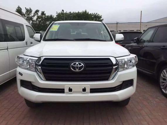 17款丰田酷路泽4000天津港最低价促销中