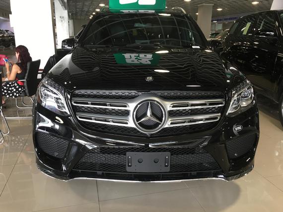 2017款奔驰GLS450现车街头回头率暴增