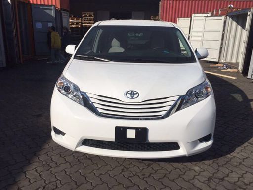 2017款丰田塞纳报价低配商务现车首惠