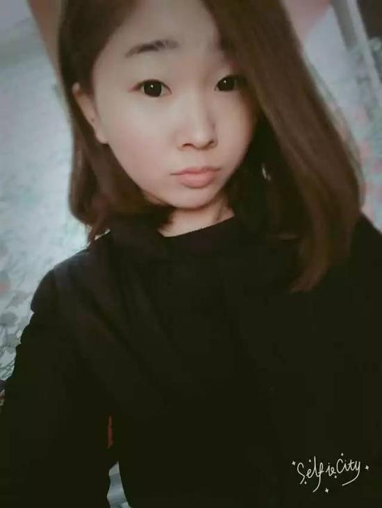 曹婵近照