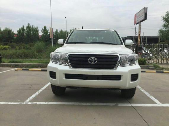 丰田酷路泽4000参数价格陆巡V6促销价