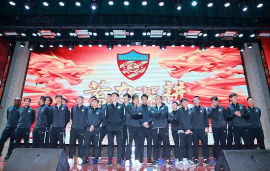 权健壮行会盛大举行--新人、新球衣、新形象