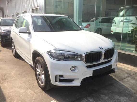 17款宝马X5强健气魄全面的道路适用性