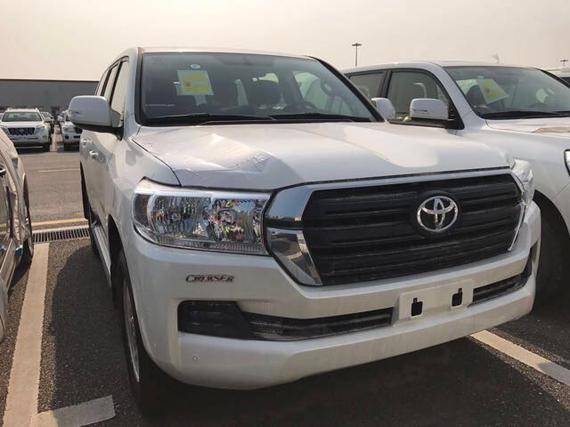 17款中东版丰田酷路泽4000 元旦让利惠