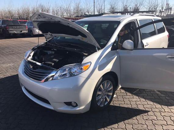 丰田塞纳3.5L现车 夏季促销抢先热卖