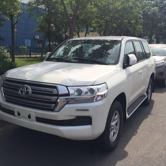 中东丰田酷路泽4600 豪华越野空间超大