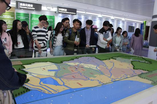 在世界地球日来临之际,大气重点实验室面向社会开放