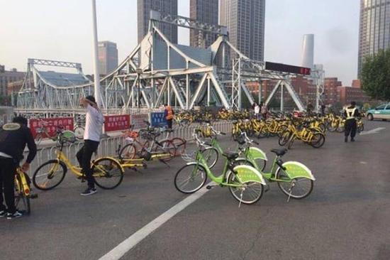 共享单车 任性乱停 怎么管? 天津或将划定停放