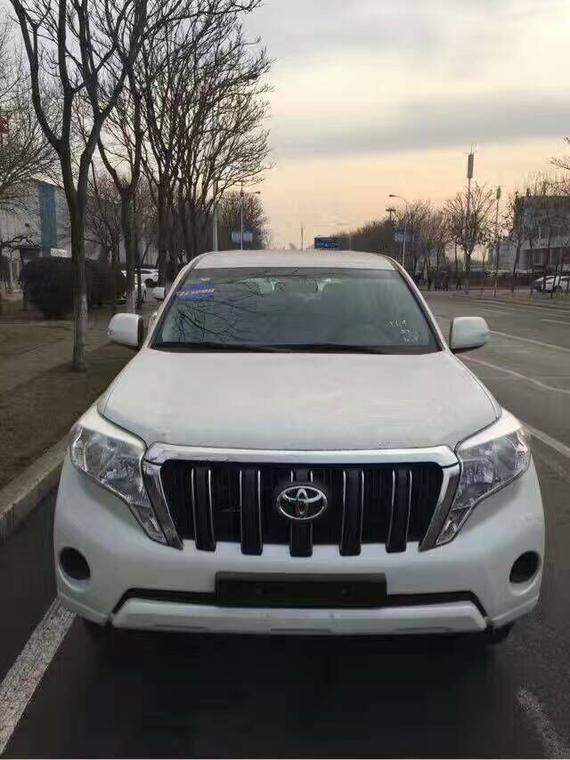 17款丰田霸道4000丐版现车报价端午特惠