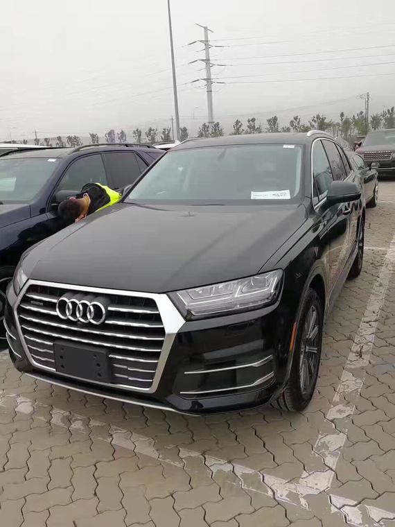 2017款奥迪Q7现车配置大全口碑良好