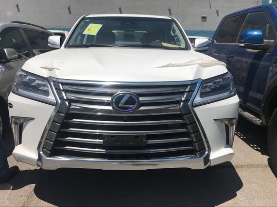 17款雷克萨斯LX570 进口凌志王者座驾