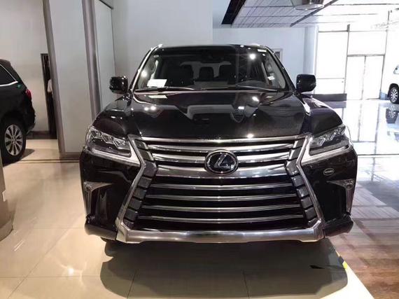 17款加版雷克萨斯LX570现车翻身越岭