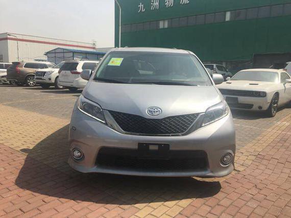 丰田塞纳2017款现车 舒适商务顶级品质