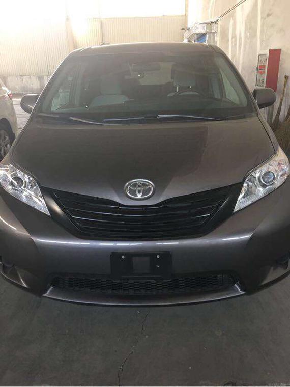 丰田塞纳XLE版现车 配置丰富价优质保