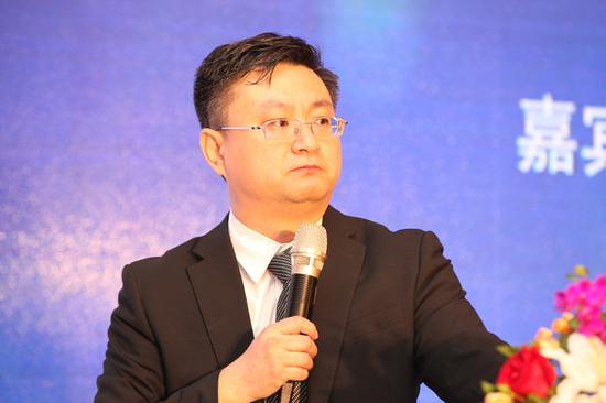 田利辉以“产融结合和新常态下的中国企业”为题进行主题分享