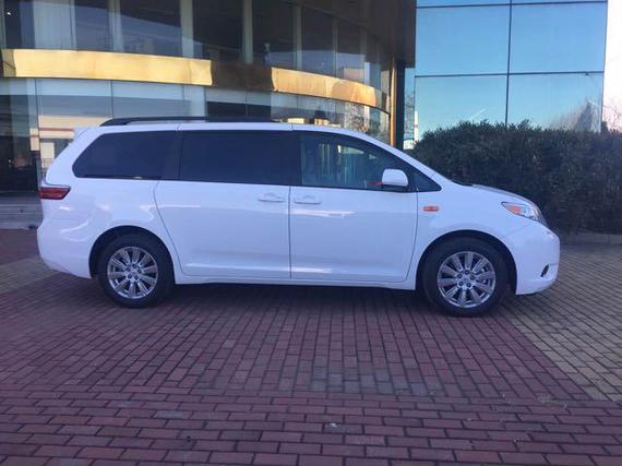 丰田塞纳顶级品质 巅峰回馈最低售价