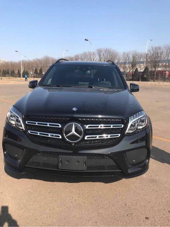 2017款奔驰gls550报价豪华配置贵族风范