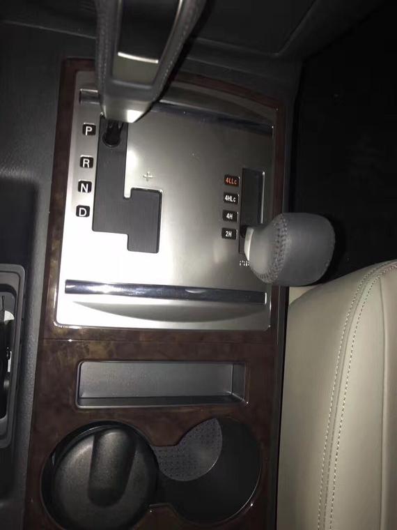 17款三菱帕杰羅V97顏色齊備現(xiàn)車充足裸利酬賓促