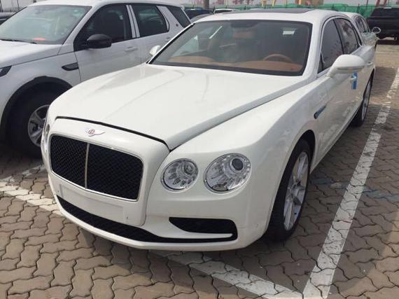 17款宾利飞驰 现车惊喜特惠速度抢