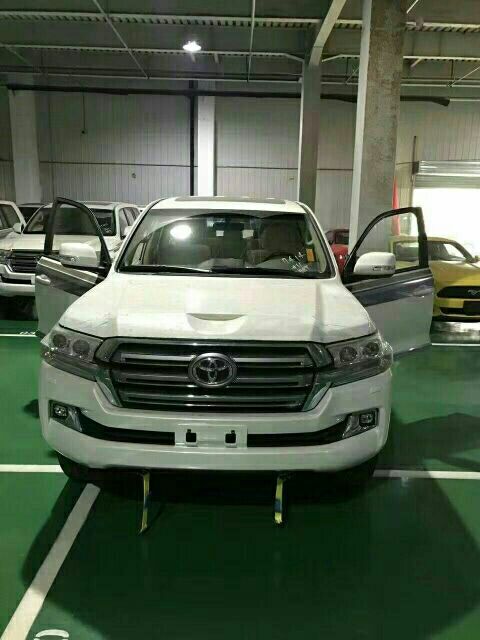 17款丰田酷路泽4000 港口现车爆跌提车价