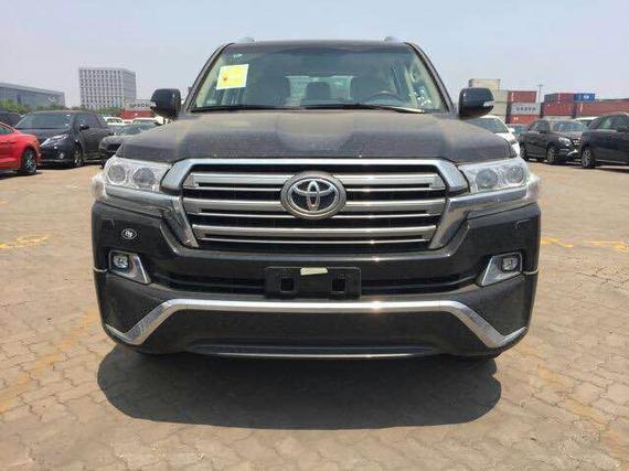 17款丰田酷路泽4000 狂风暴雨肆无忌惮