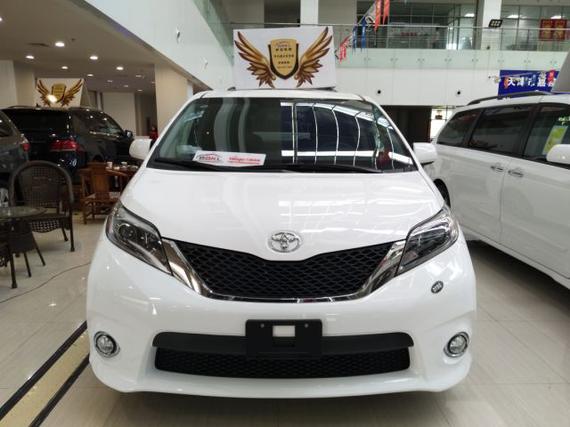 17款加版丰田塞纳 现车惊喜惠民价