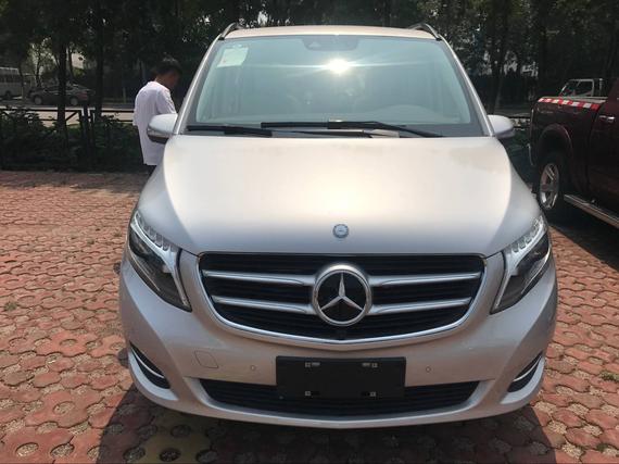 17款奔驰V260L惊爆来袭价优 当日提车