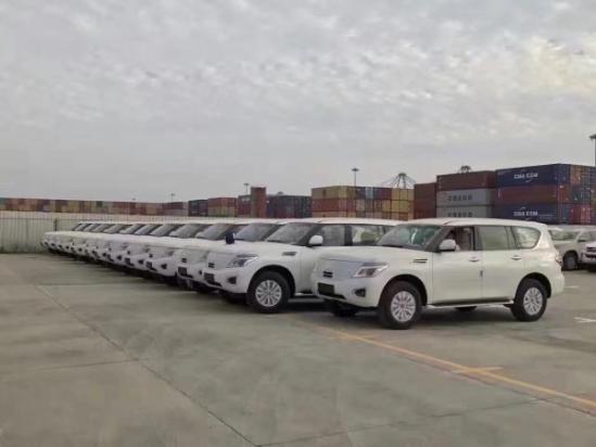 17款尼桑途乐4.0XE豪华越野所向披靡