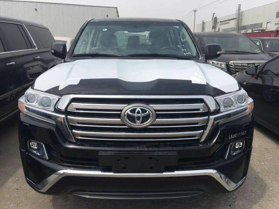 17款丰田酷路泽4000底挂8座天津淡季报价