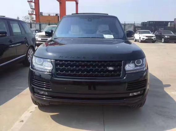 17款路虎揽胜创世5.0 顶配SUV极具表现力