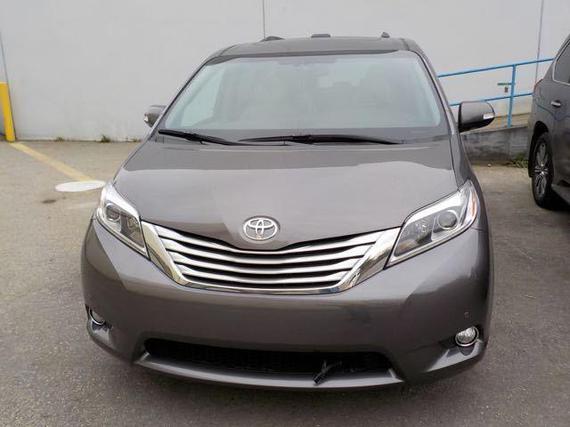 2017款丰田塞纳两驱报价39万起限时秒杀