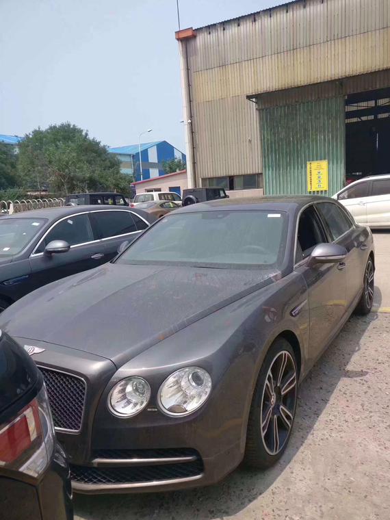 17款宾利飞驰V8七月现车大幅折扣活动