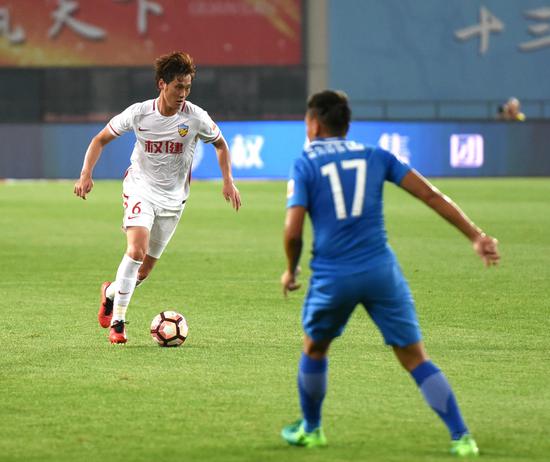 一个门柱距离进球近在咫尺 裴帅首秀有遗憾但惊艳_新浪天津_新浪网