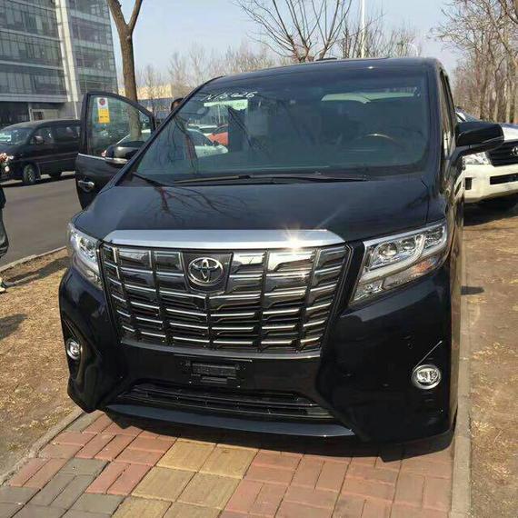 丰田埃尔法港口批量现车 详配性价解析
