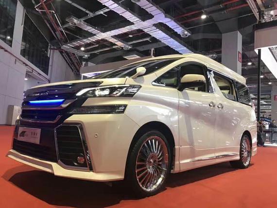 17款丰田埃尔法蒙娜丽莎舒适豪华保姆车