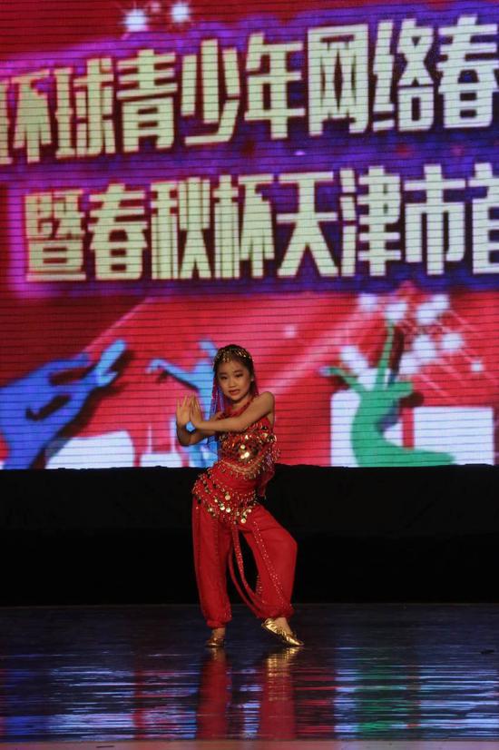参赛选手的精彩表现(摄影:张春生)