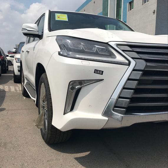 雷克萨斯LX570中东版 港口现车优惠降幅