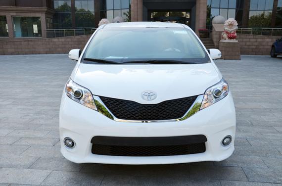 2017款丰田塞纳两驱 进口商务价格超低