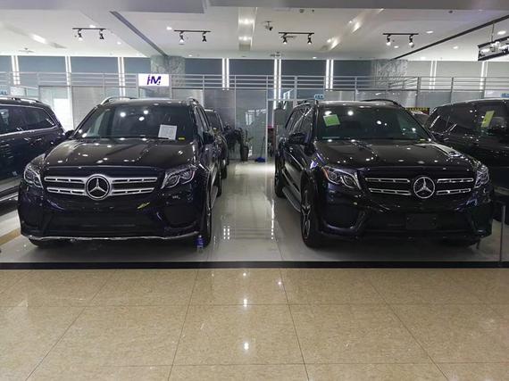 2017款奔驰GLS550暗夜黑耀版直降5万元