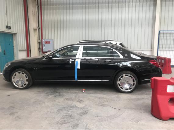 17奔驰迈巴赫S600 成功人士的最佳之选